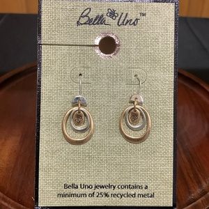 NWT Bella Uno two tone bee earrings